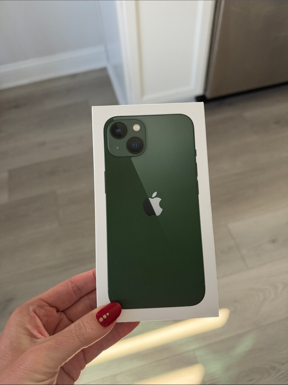 Apple iPhone 13 - Midnight Green - Picture 7 of 10